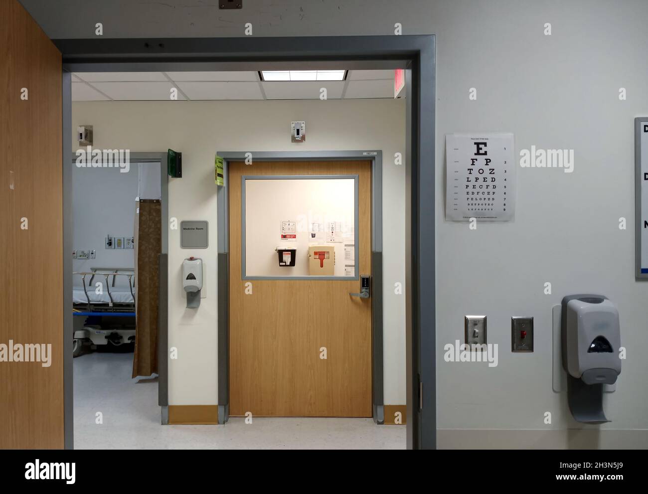 Ophthalmology department in a hospital Stock Photo Alamy