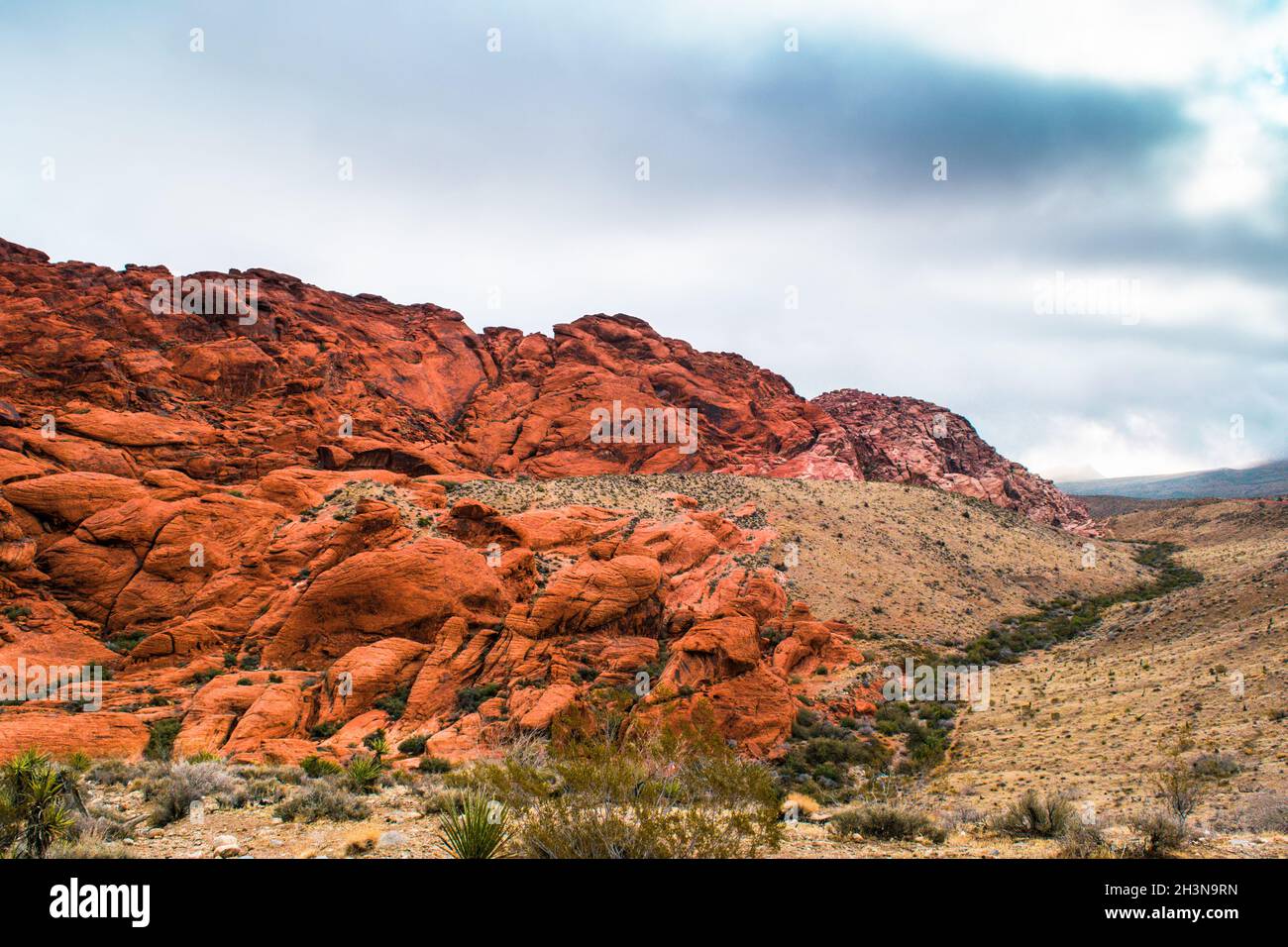 Amazing huge rocky canyon hi-res stock photography and images - Alamy
