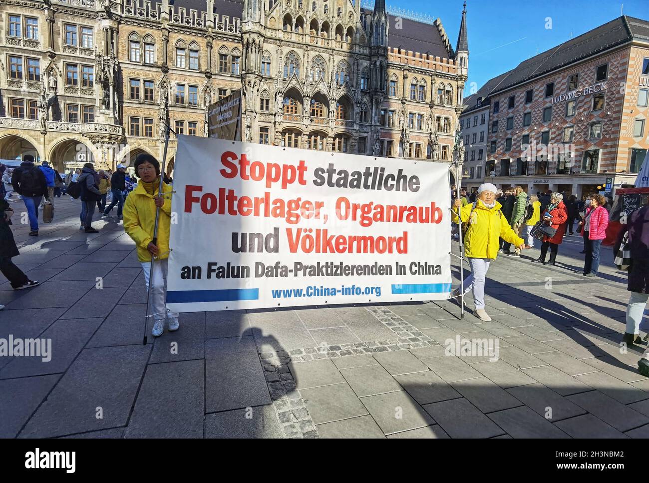 Munich, Bavaria, Germany. 29th Oct, 2021. In a display of international politics in Germany, the Falun Dafa/Falun Gong ''meditation'' group organized a large demo against the Chinese Communist Party in Munich. The Falun Gong and Dafa groups are seen around the world, particularly in the United States, as ''cults'' with the New Tang Dynasty media group as an extension of them that, while in opposition to the CCP, aligns itself with anti-democratic, conspiracy, far- and extreme-right movements in the west. Credit: ZUMA Press, Inc./Alamy Live News Stock Photo