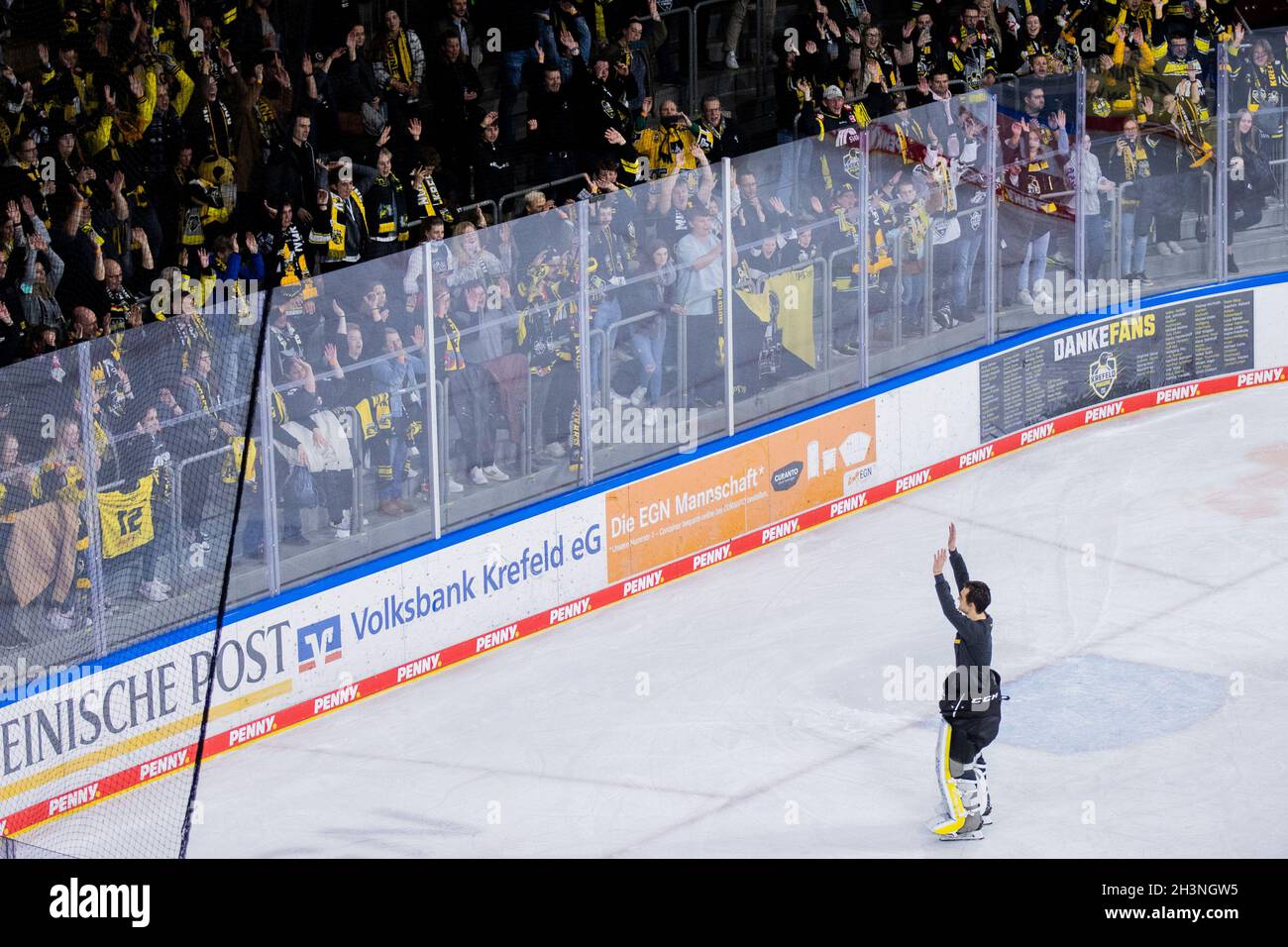 Eishockey: Krefeld Pinguine Kontern Die Eisbären Aus