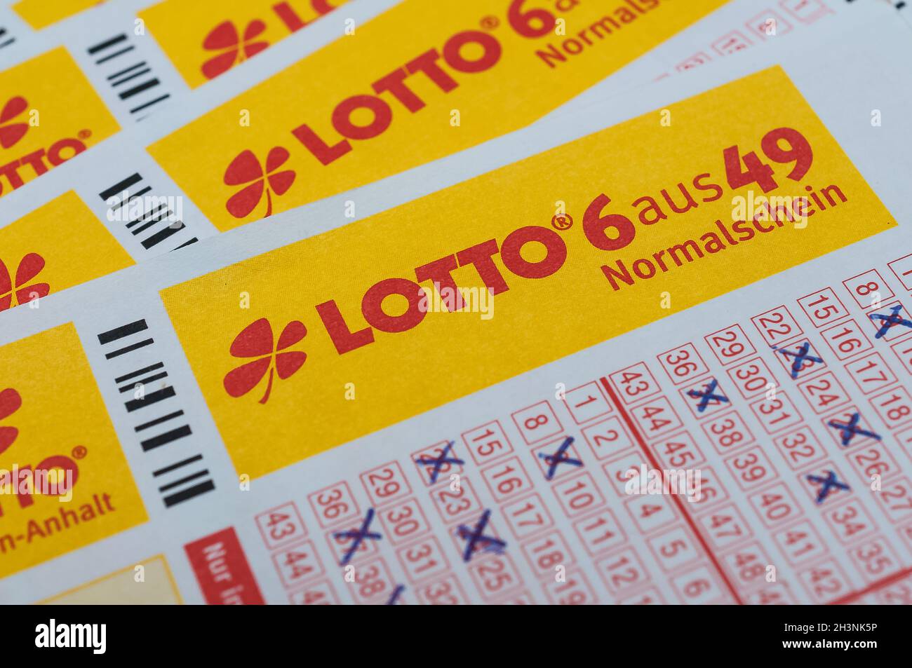 Lotto Spielschein abgeben Stock Photo