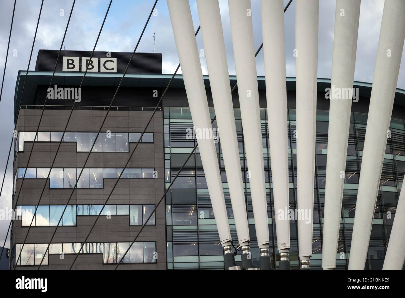 BBC buildings alongside the Manchester Ship Canal at Salford Quays Stock Photo