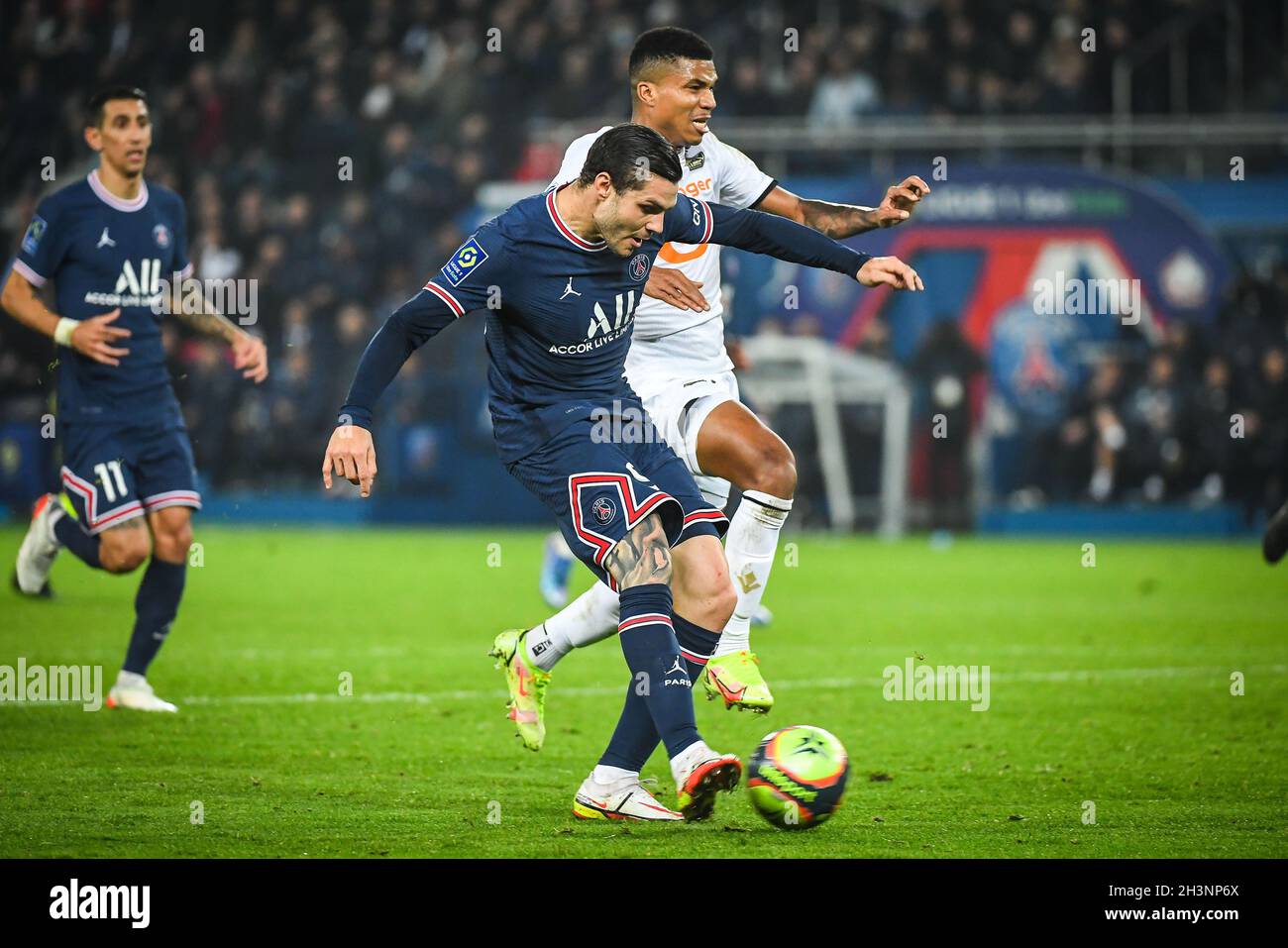 Paris, France. 29th Oct, 2021. Mauro ICARDI of PSG and REINILDO of Lille  during the French championship Ligue 1 football match between Paris  Saint-Germain and LOSC Lille on October 29, 2021 at