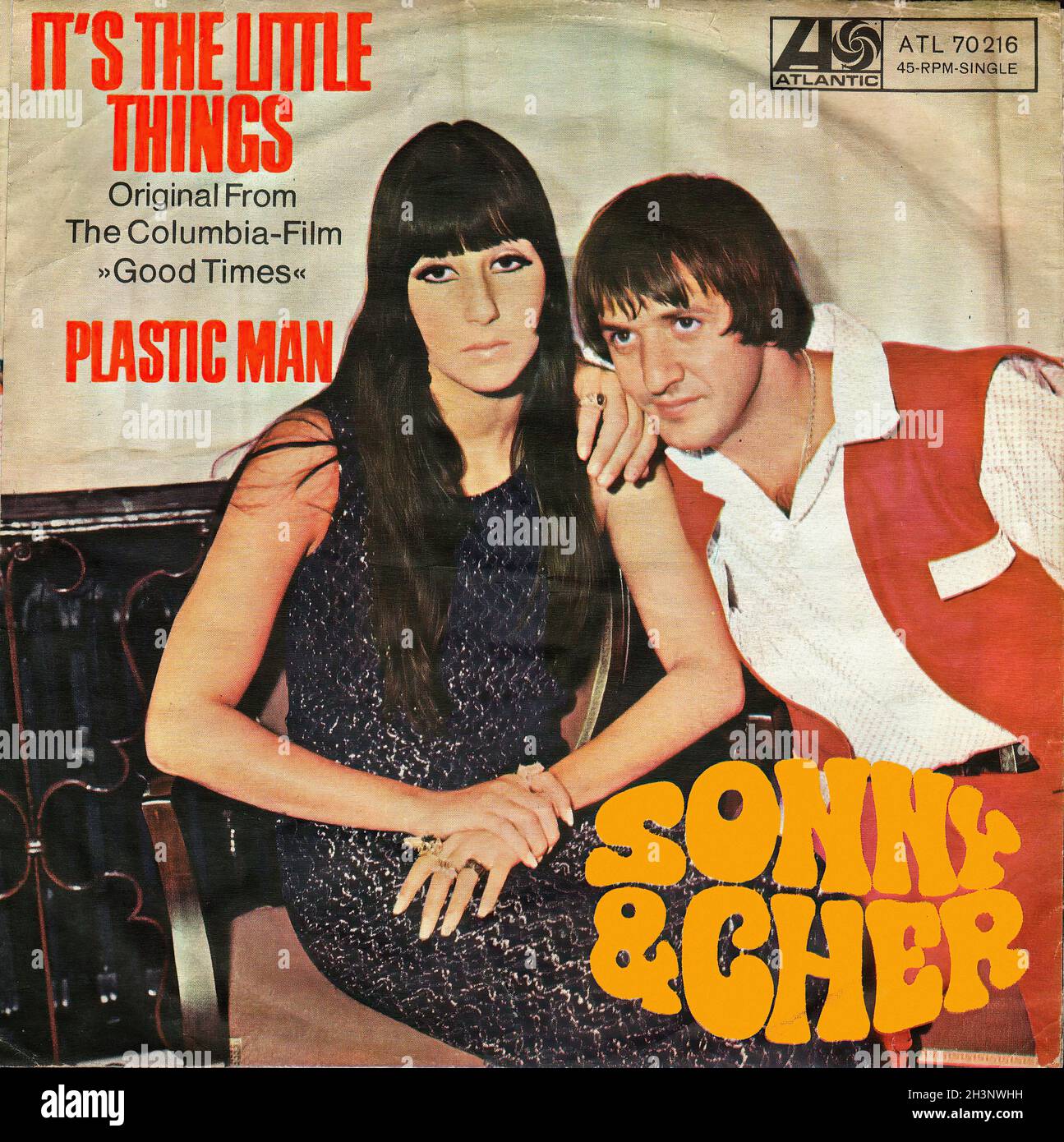 Vintage Vinyl Recording - Sonny & Cher - It's The Little Things Plastic Man - D - 1967 Stock Photo