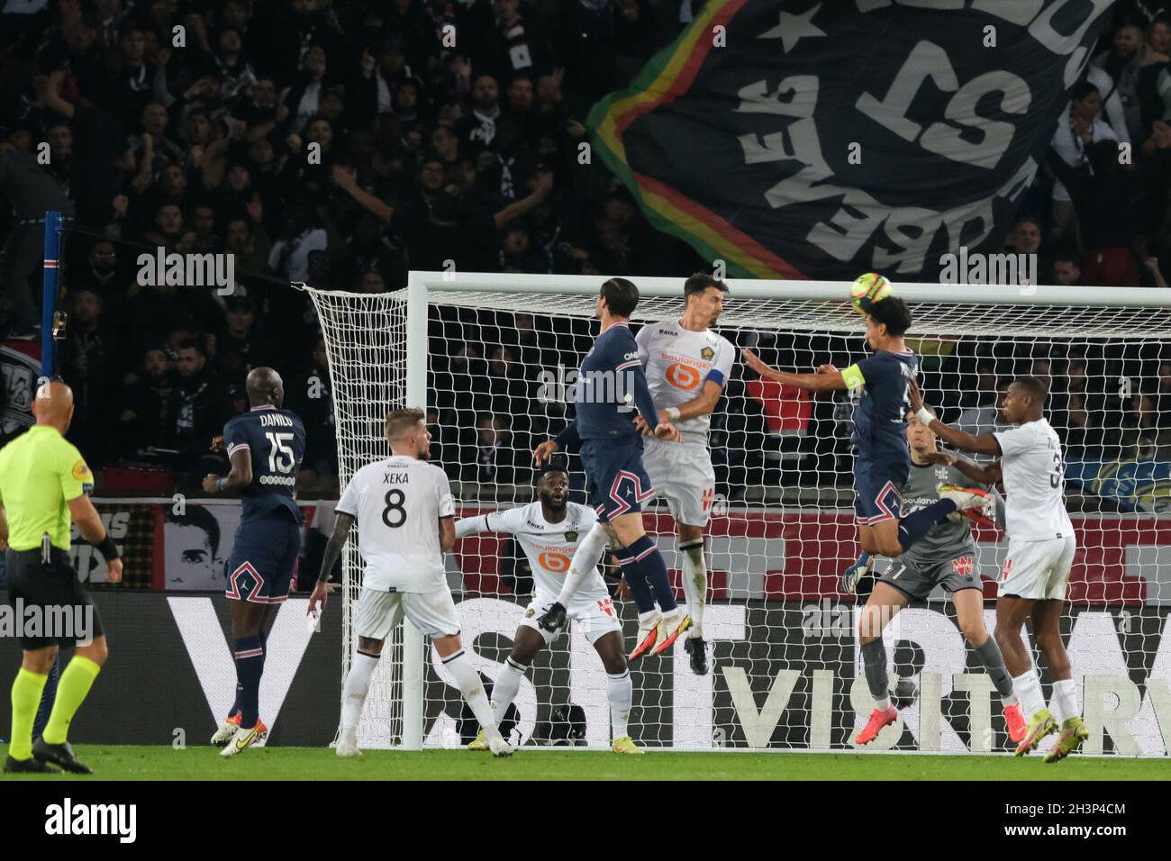 Page 7 - Paris Saint Germain Football Team High Resolution Stock 