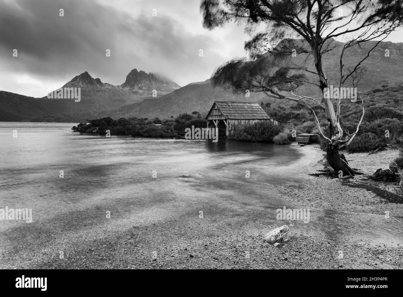 Rainy weather over Dove Lake near Boat Shen and quartz beach on the ...