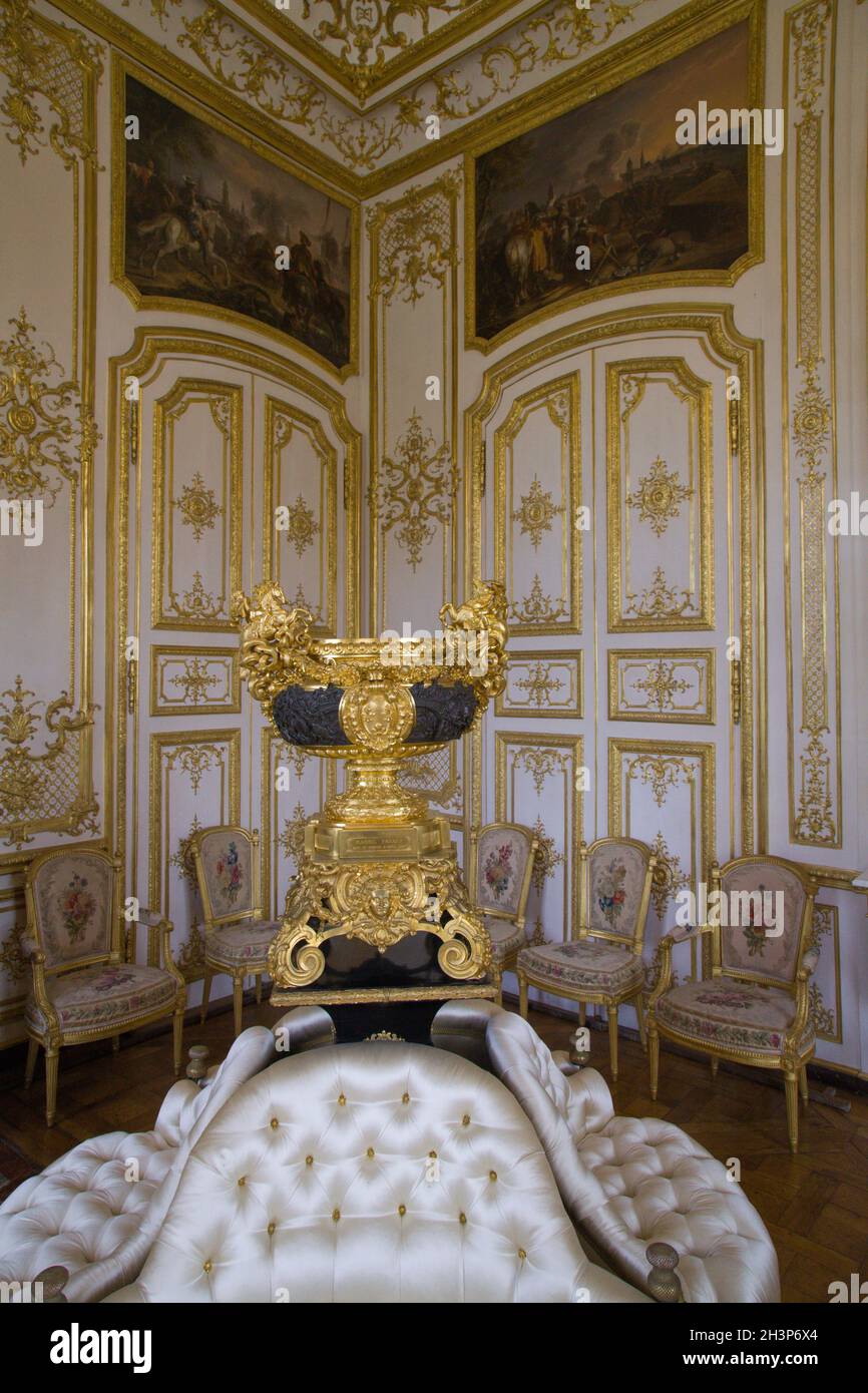 France, Ile-de-France, Chantilly, château, interior Stock Photo - Alamy