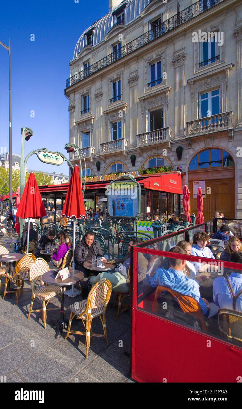 France, Paris, Boulevard Saint-Michel, cafe, people Stock Photo - Alamy