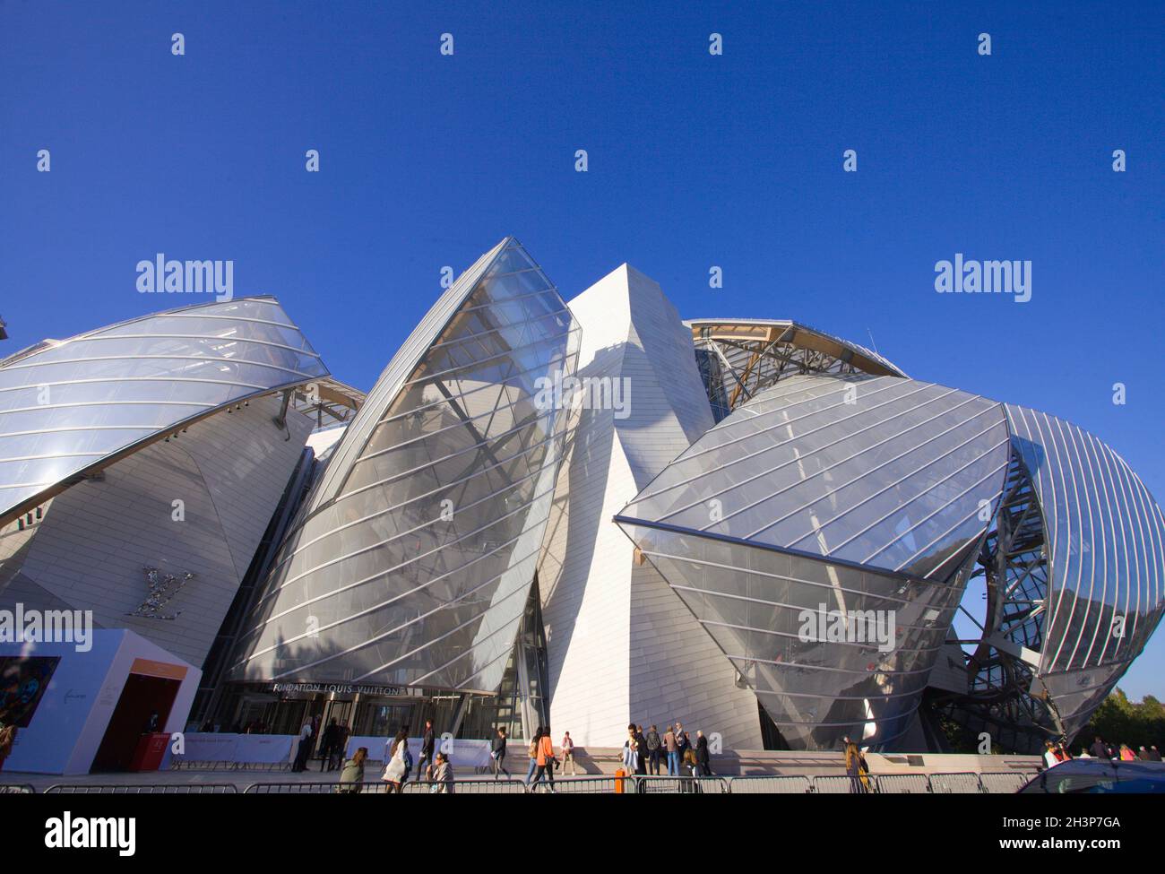 France, Paris, Fondation Louis Vuitton, museum, modern architecture, Frank Gehry architect, Stock Photo