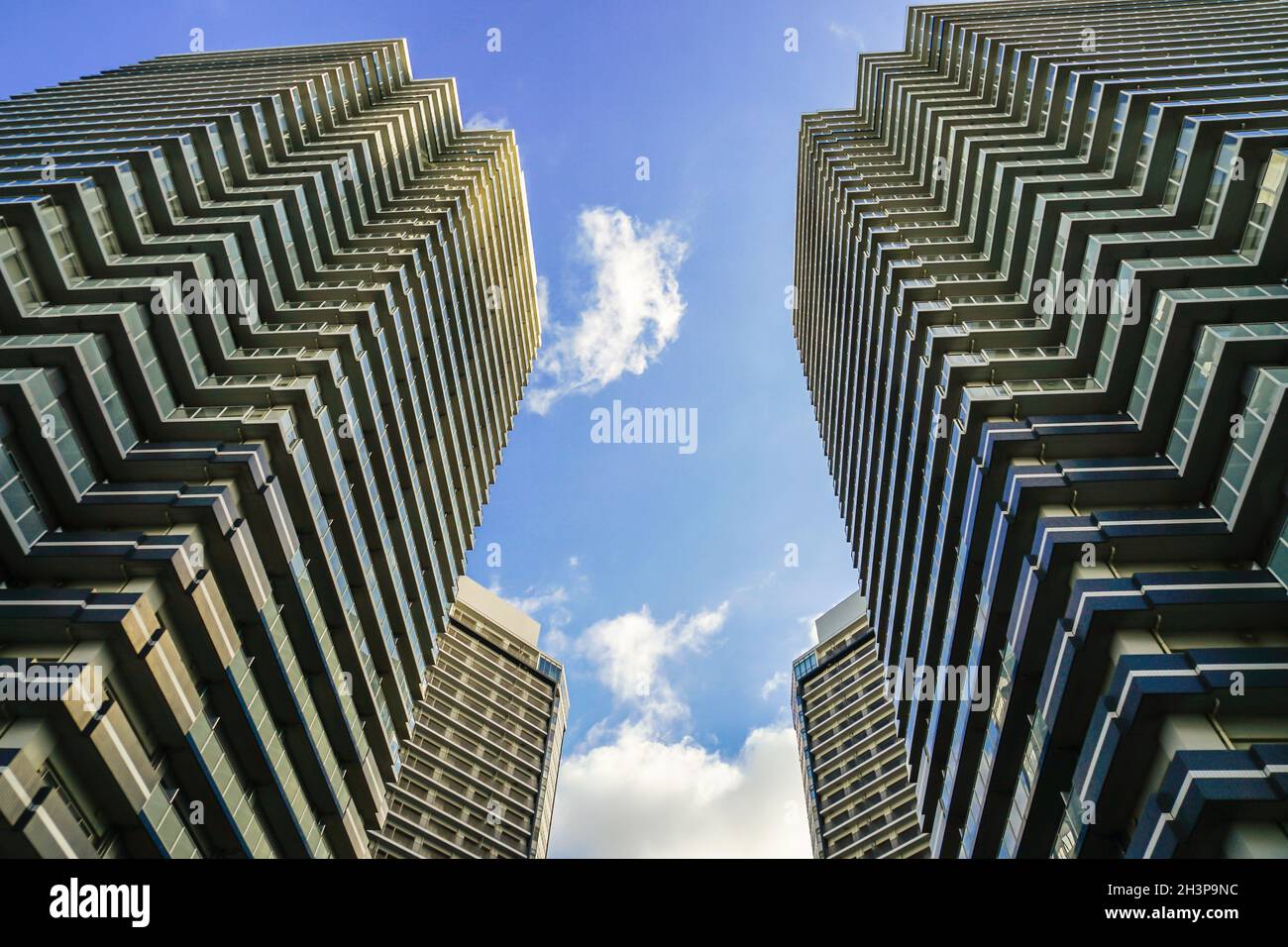 High rise scenery hi-res stock photography and images - Alamy