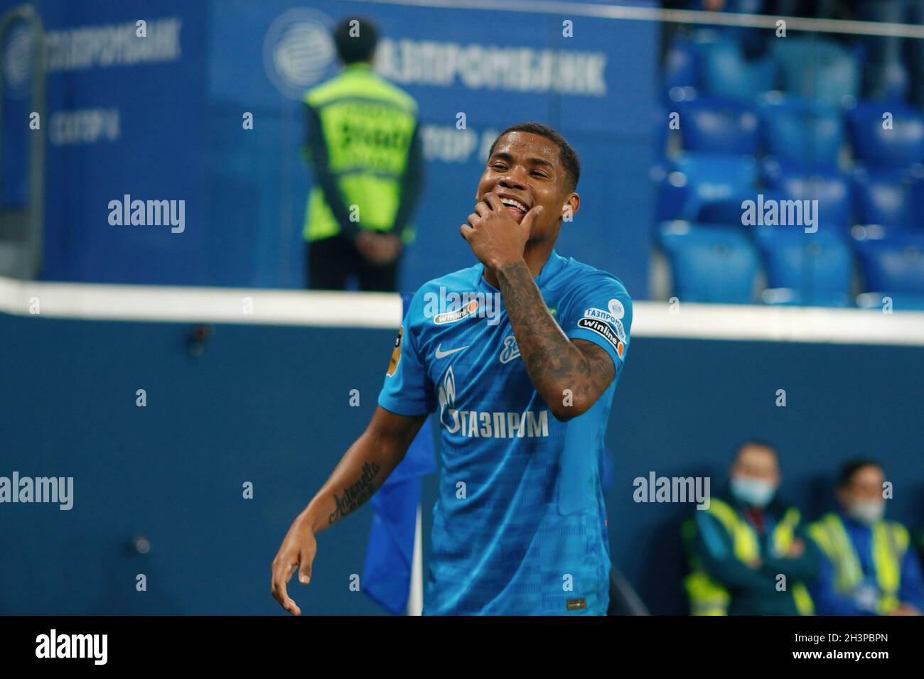 Saint Petersburg, Russia. 29th Oct, 2021. Wilmar Henrique Barrios Teran, commonly known as Wilmar Barrios (No.5) of Zenit seen during the Russian Premier League football match between Zenit Saint Petersburg and Dynamo Moscow at Gazprom Arena.Final score; Zenit 4:1 Dynamo. Credit: SOPA Images Limited/Alamy Live News Stock Photo