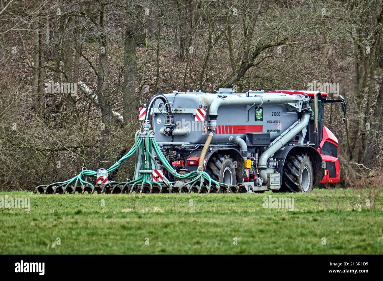 Manure spreading hires stock photography and images Alamy