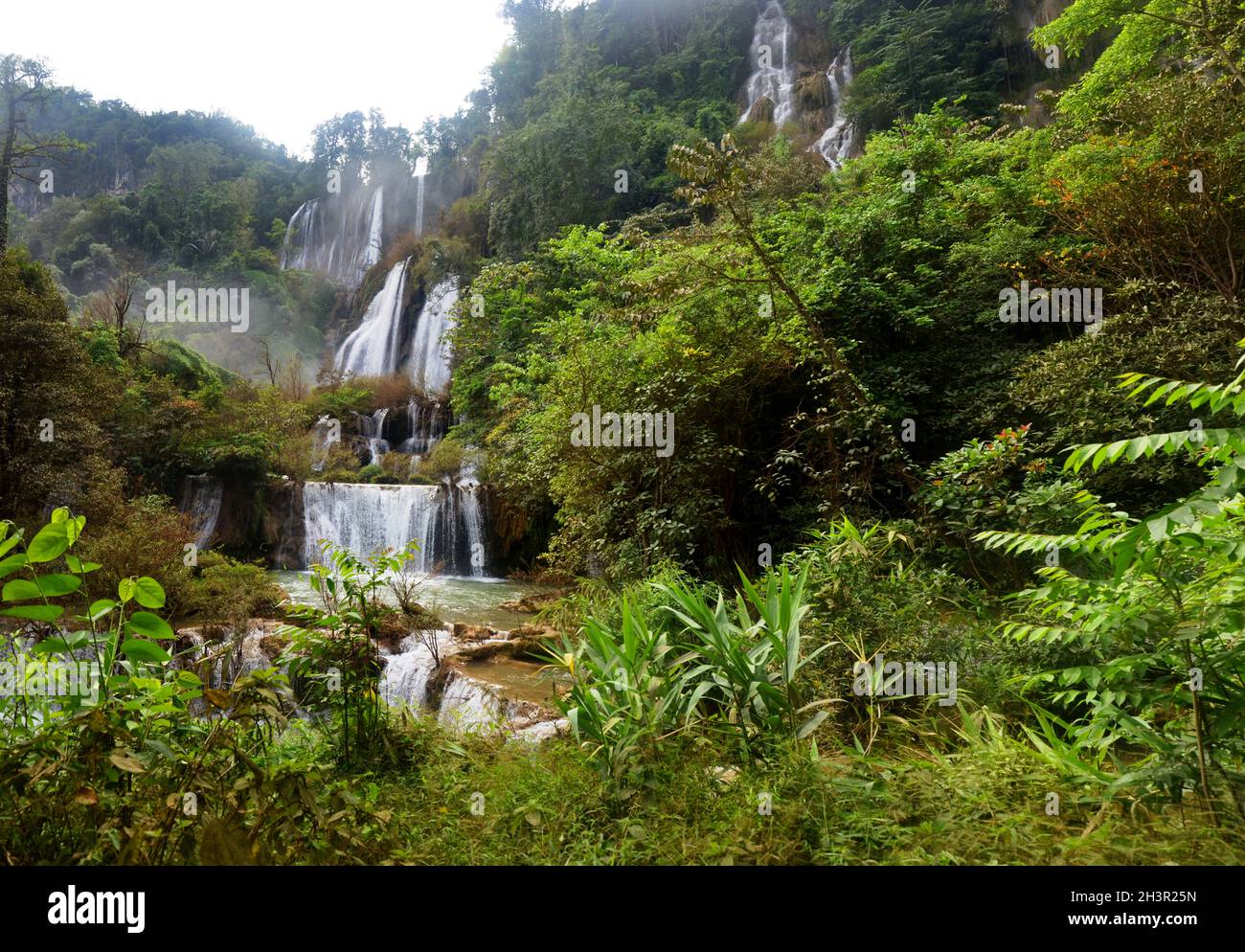 Namtok Thi Lo Su Waterfall largest highest waterfalls at Thailand in
