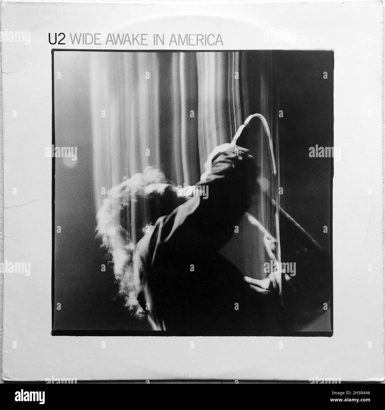 U2 WIDE AWAKE IN AMERICA - Vintage cover album Stock Photo