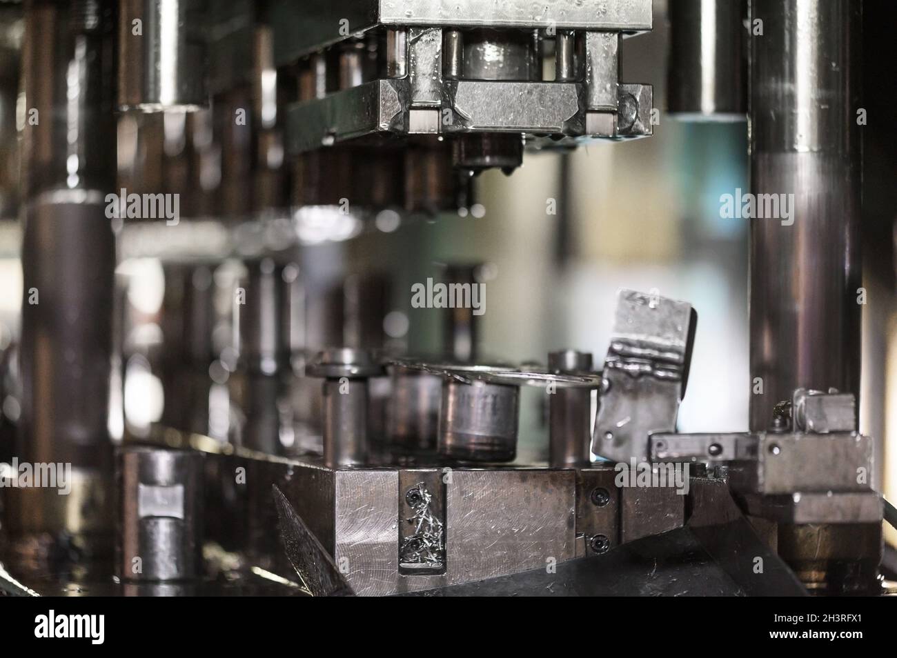Hydraulic press stamping machine for forming metal sheet, Industrial
