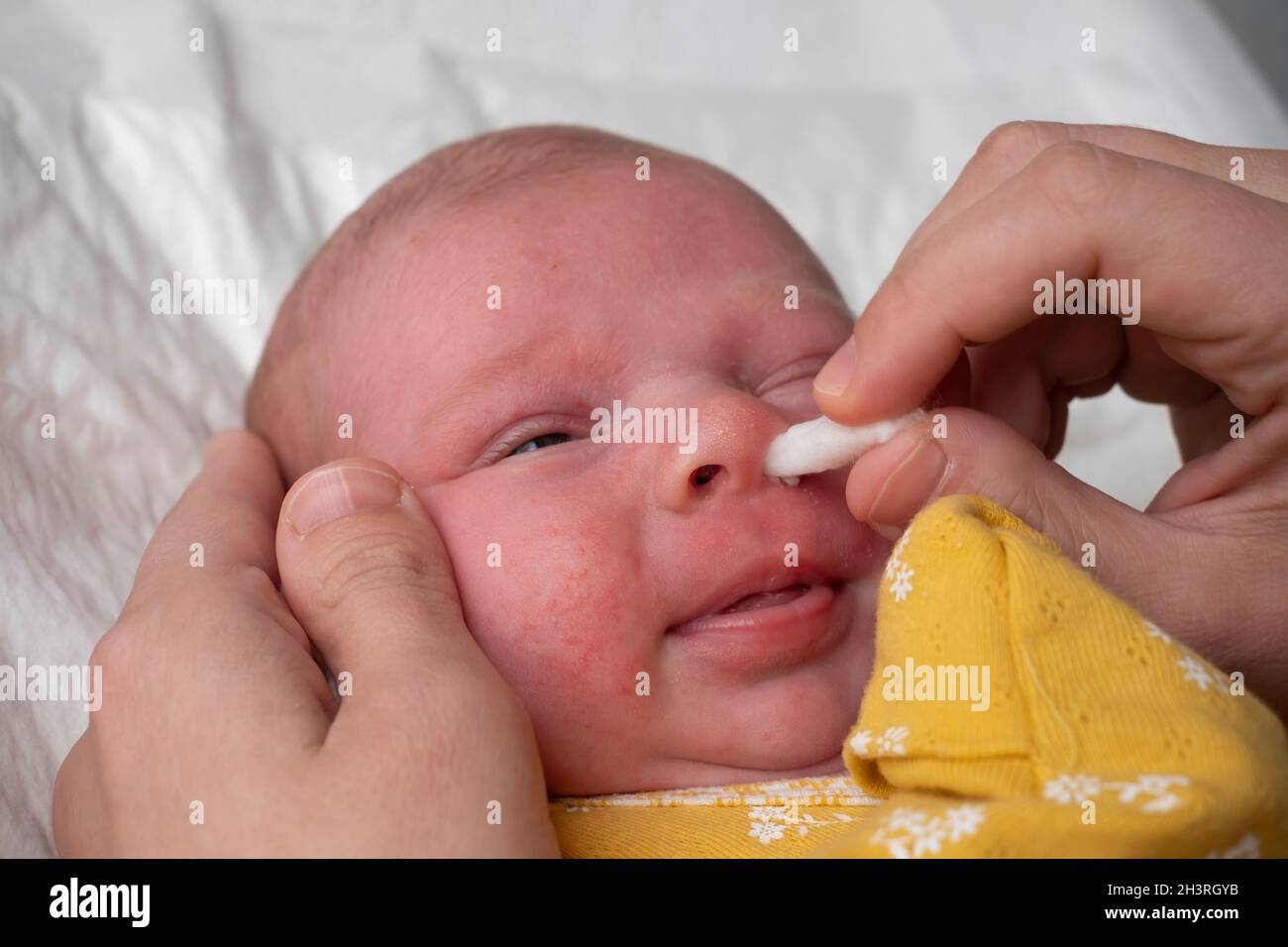 Cleaning best sale newborn nose