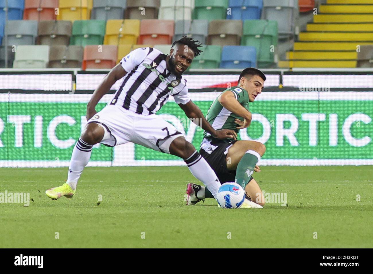 7 Isaac Success -Udinese and 31 Bosko Sutalo -Verona  during  Udinese Calcio vs Hellas Verona FC, italian soccer Serie A match in Udine, Italy, October 27 2021 Stock Photo