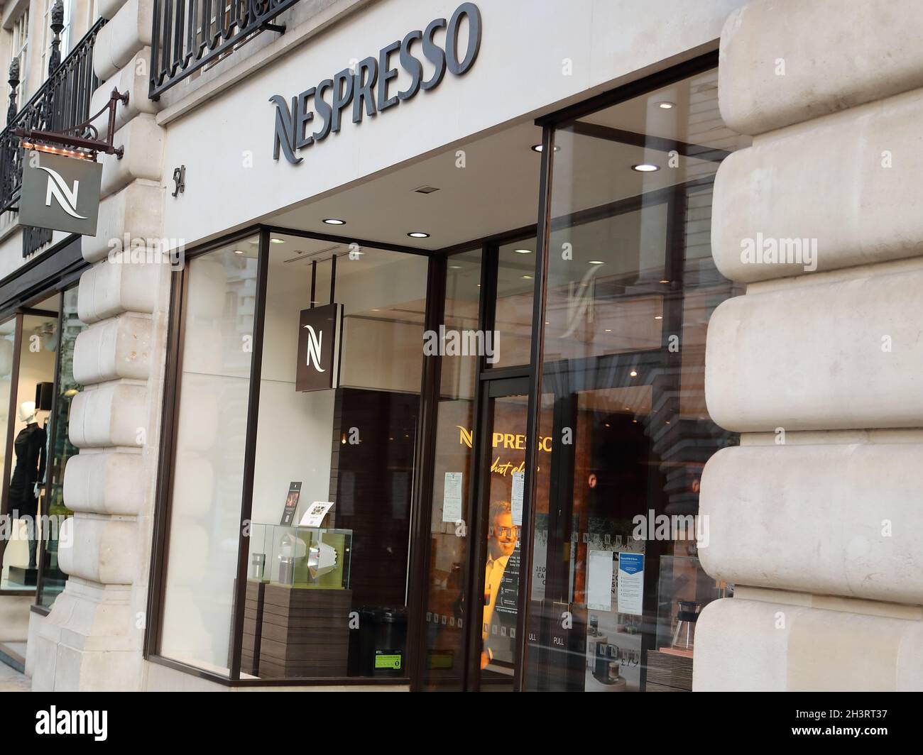 Satire leje hugge Nespresso boutique hi-res stock photography and images - Alamy
