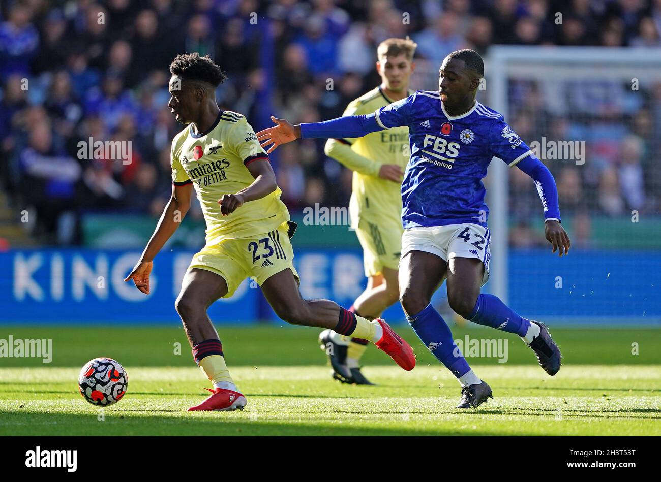 Arsenal's Albert Sambi Lokonga (left) and Leicester City's Boubakary Soumare battle for the ball during the Premier League match at the King Power Stadium, Leicester. Picture date: Saturday October 30, 2021. Stock Photo