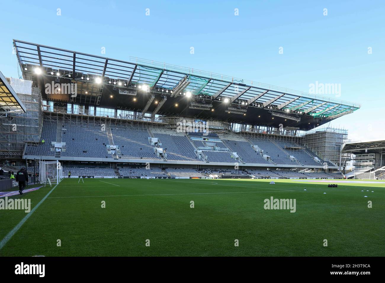 Craven Cottage, Fulham, London, UK. 30th Oct, 2021. EFL Championship  football, Fulham versus West Bromwich Albion; Fulham new Riverside Stand  under final construction. Credit: Action Plus Sports/Alamy Live News Stock  Photo -