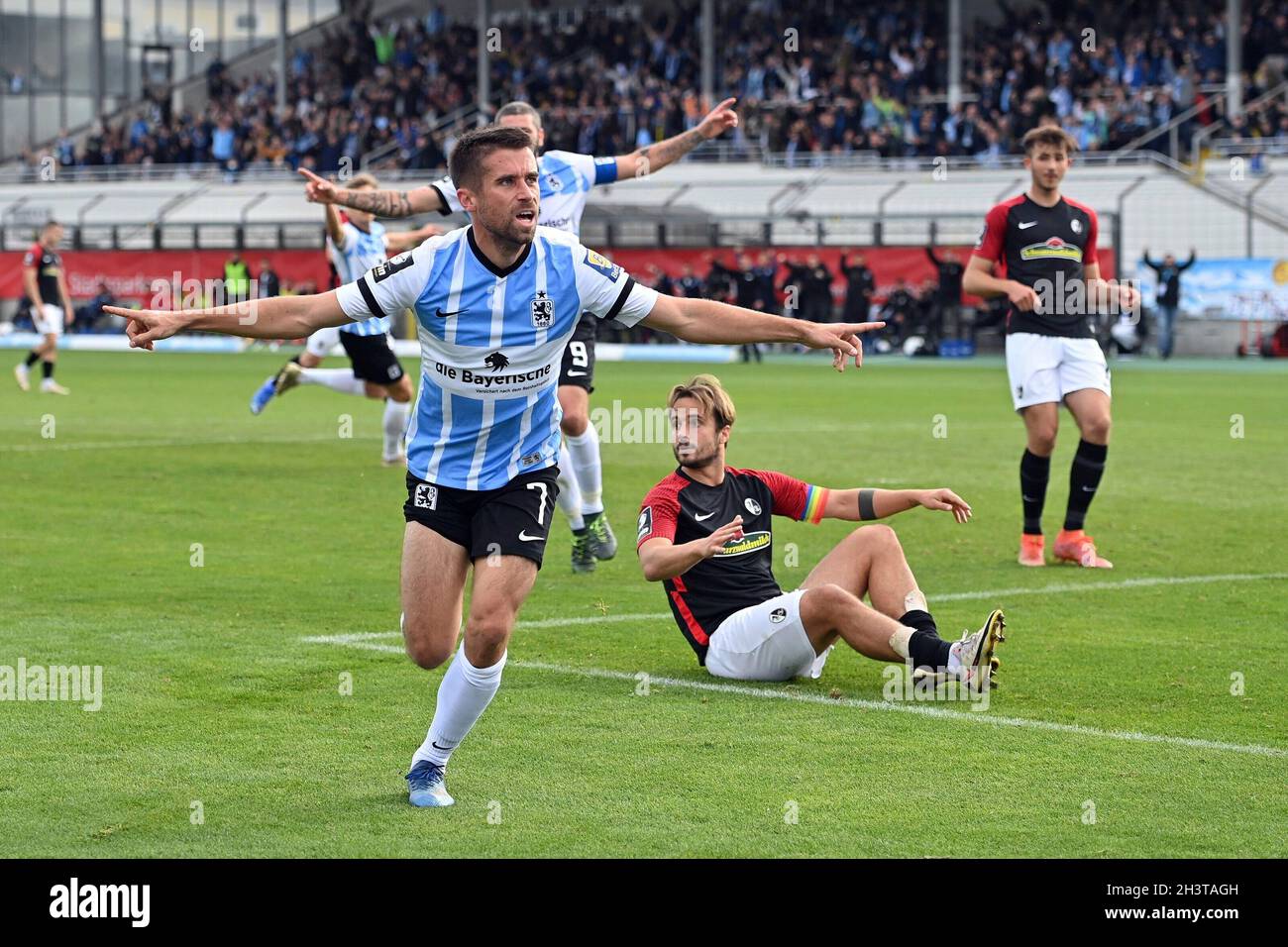 Muenchen GRUENWALDER STADION. 30th Oct, 2021. goaljubel Stefan LEX (TSV Munich 1860) after goal to 1-0, jubilation, joy, enthusiasm, acton, football 3rd league, Liga3, TSV Munich 1860-SC Freiburg on October 30th, 2021 in Muenchen GRUENWALDER STADION. DFL REGULATIONS PROHIBIT ANY USE OF PHOTOGRAPHS AS IMAGE SEQUENCES AND/OR QUASI-VIDEO. Credit: dpa/Alamy Live News Stock Photo