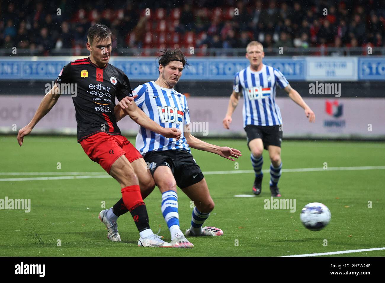 ROTTERDAM, NETHERLANDS - OCTOBER 30: 2-3 from Thijs Dallinga of Excelsior Rotterdam during the Dutch Keukenkampioendivisie match between SBV Excelsior and Fc Eindhoven at Van Donge & De Roo Stadion on October 30, 2021 in Rotterdam, Netherlands (Photo by Herman Dingler/Orange Pictures) Stock Photo