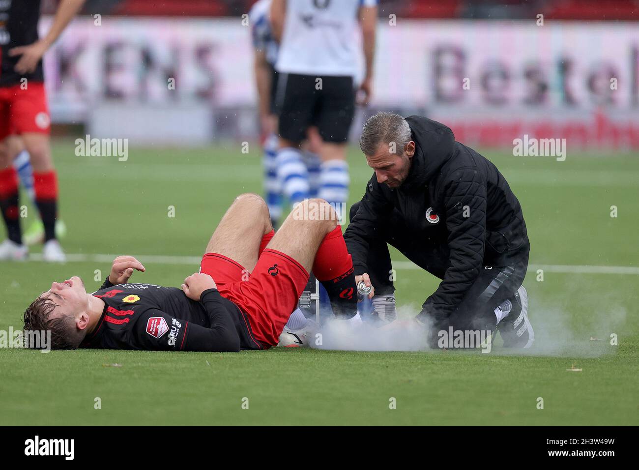 ROTTERDAM, NETHERLANDS - OCTOBER 30: injury by Thijs Dallinga of Excelsior Rotterdam during the Dutch Keukenkampioendivisie match between SBV Excelsior and Fc Eindhoven at Van Donge & De Roo Stadion on October 30, 2021 in Rotterdam, Netherlands (Photo by Herman Dingler/Orange Pictures) Stock Photo