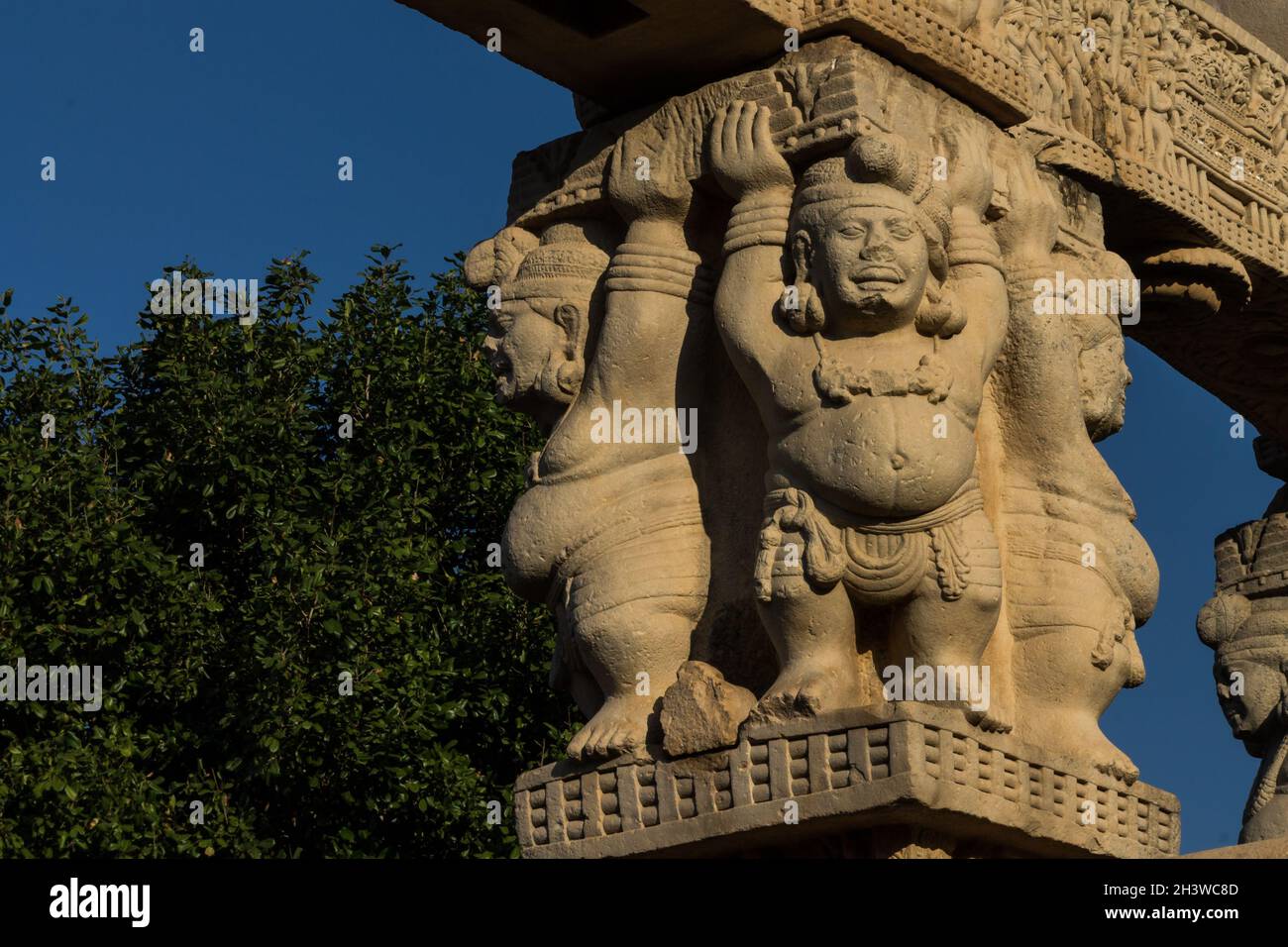 Large sculpture of the Buddha. Buddhist Monuments at Sanchi. Madhya Pradesh, India Stock Photo