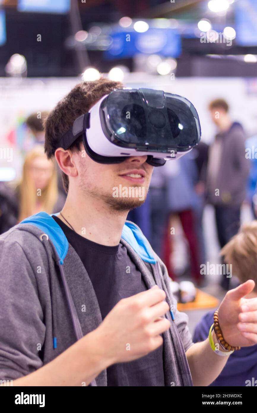 Young designer virtual reality hi-res stock photography and images - Alamy