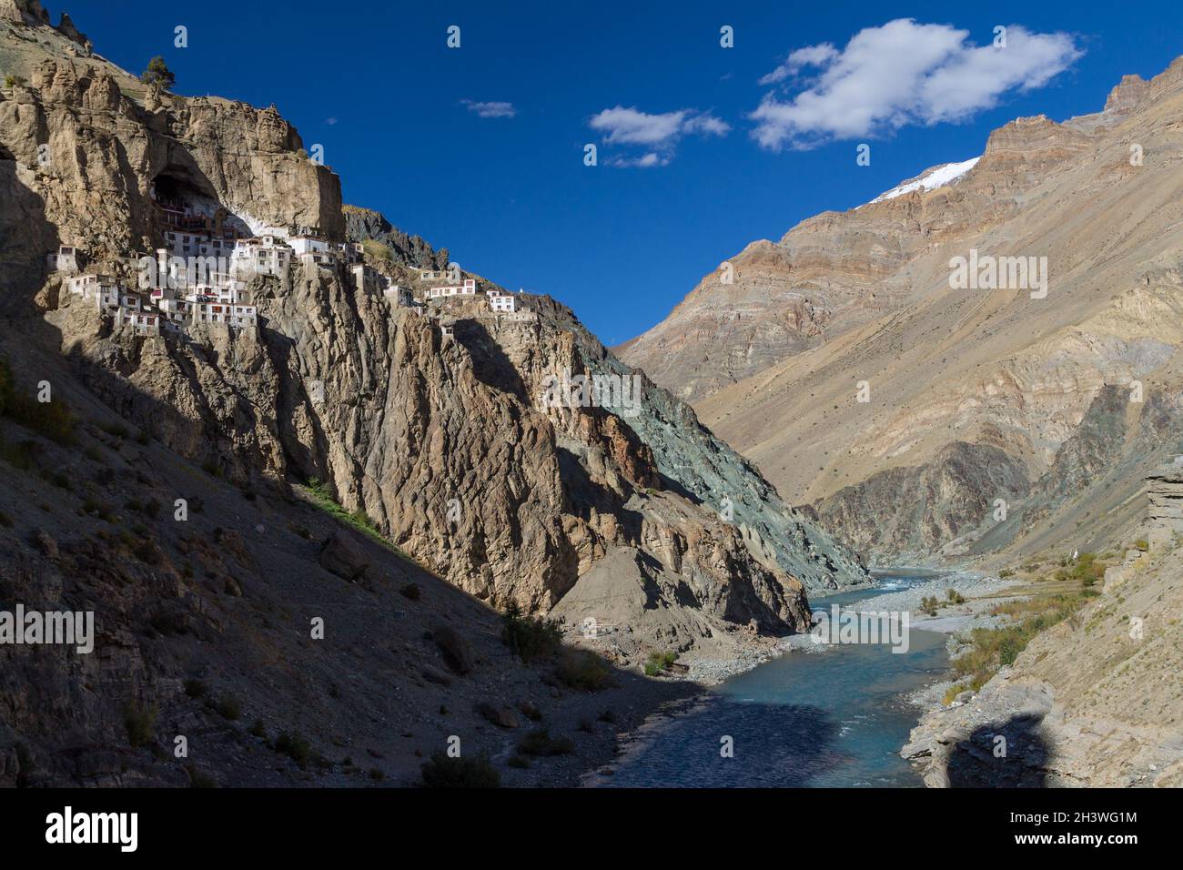 Phugtal Monastery high above the Tsarab river in Ladakh Stock Photo