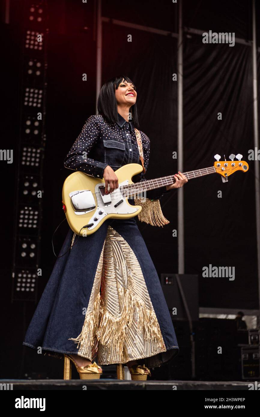 San Francisco, United States. 29th Oct, 2021. SAN FRANCISCO, CALIFORNIA - OCTOBER 29: KKhruangbin - Laura Lee performs during the 2021 Outside Lands Music and Arts festival at Golden Gate Park on October 29, 2021 in San Francisco, California. (Photo by Chris Tuite/ImageSPACE) Credit: Imagespace/Alamy Live News Stock Photo