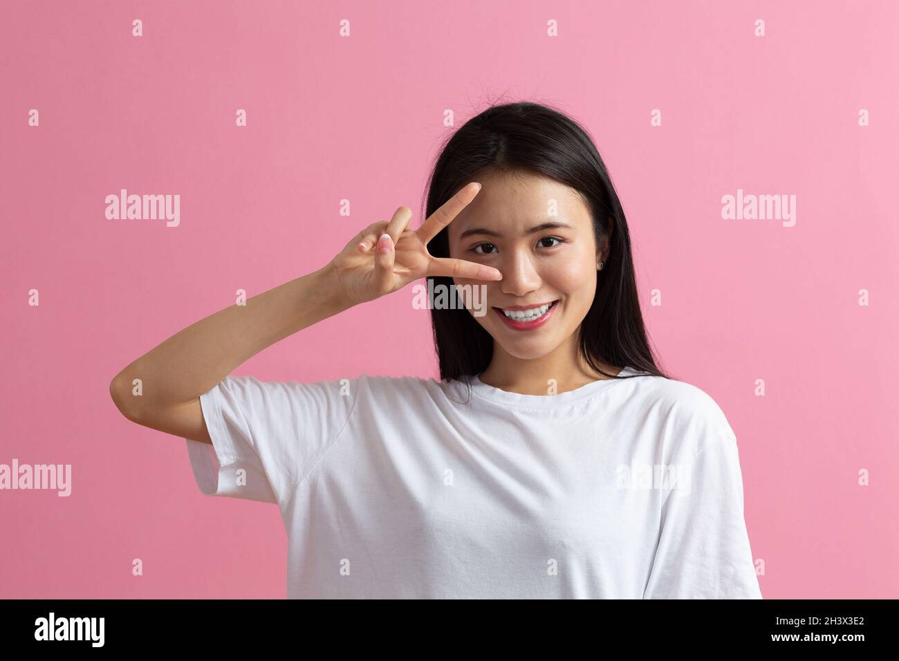Portrait happy chinese woman hi-res stock photography and images - Alamy