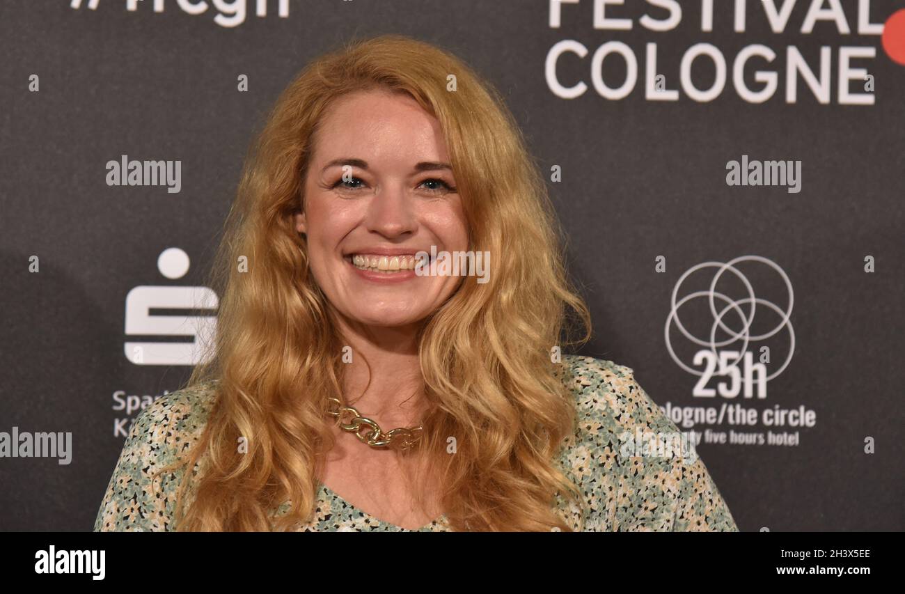 Cologne, Germany. 28th Oct, 2021. Actress Madeleine Krakor arrives at