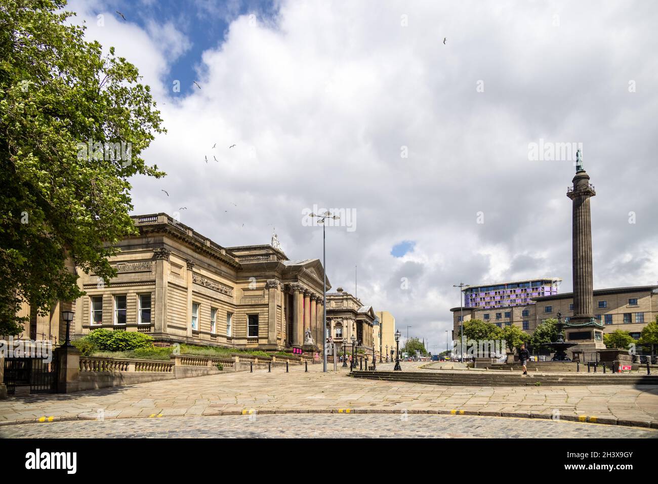 Liverpool Uk July 14 Statue Of The Duke Of Wellington On A Column Outside County Sessions House In Liverpool England Uk On Stock Photo Alamy