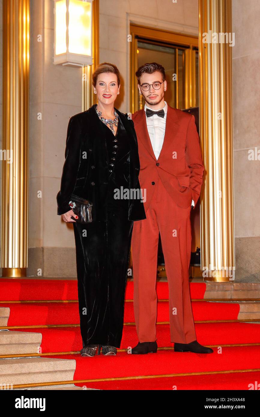 Leipzig, Germany. 30th Oct, 2021. Alexa Maria Surholt and son Arthur Suholt  come to the 26th Leipzig Opera Ball under the motto "Joy of Beautiful  Gods". Due to the Corona pandemic, the