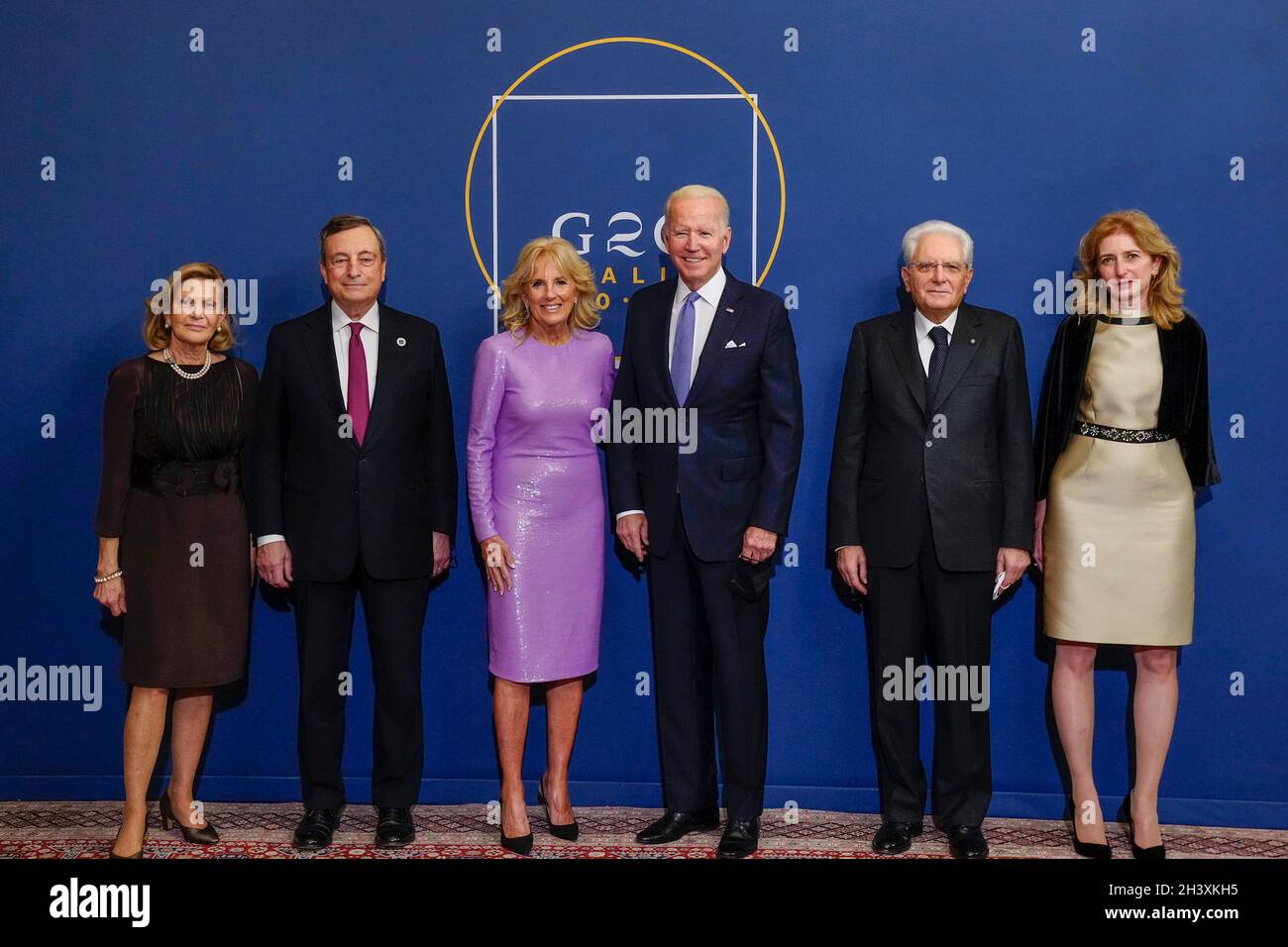 Rome, Italy. 30th Oct, 2021. U.S President Joe Biden and First Lady Jill Biden with Italian leaders hosting a dinner for world leaders during the G20 Summit at the Quirinale Palace October 30, 2021 in Rome, Italy. Standing from left to right are: Maria Serenella Cappello, Italian Prime Minister Mario Draghi, First Lady Jill Biden, U.S. President Joe Biden, Italian President Sergio Mattarella and daughter Laura Mattarella. Credit: Adam Schultz/White House Photo/Alamy Live News Stock Photo