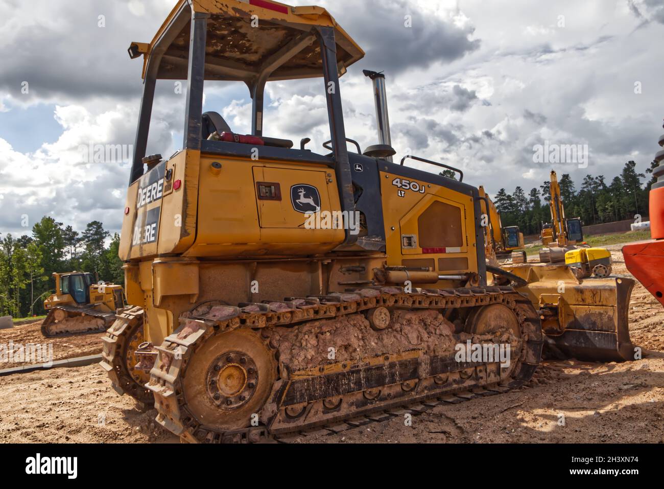 Augusta, Ga USA 09 10 21 Construction site John Deere 450j LT bull