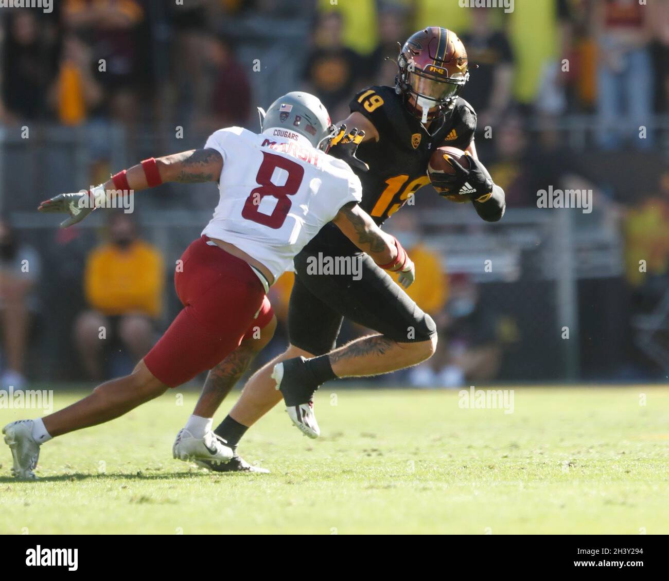 October 30, 2021: Defensive back Jaylen Watson (0) of the Washington State  Cougars intercepts the ball between Washington State Cougars and the  Arizona State Sun Devils at Sun Devil Stadium in Tempe