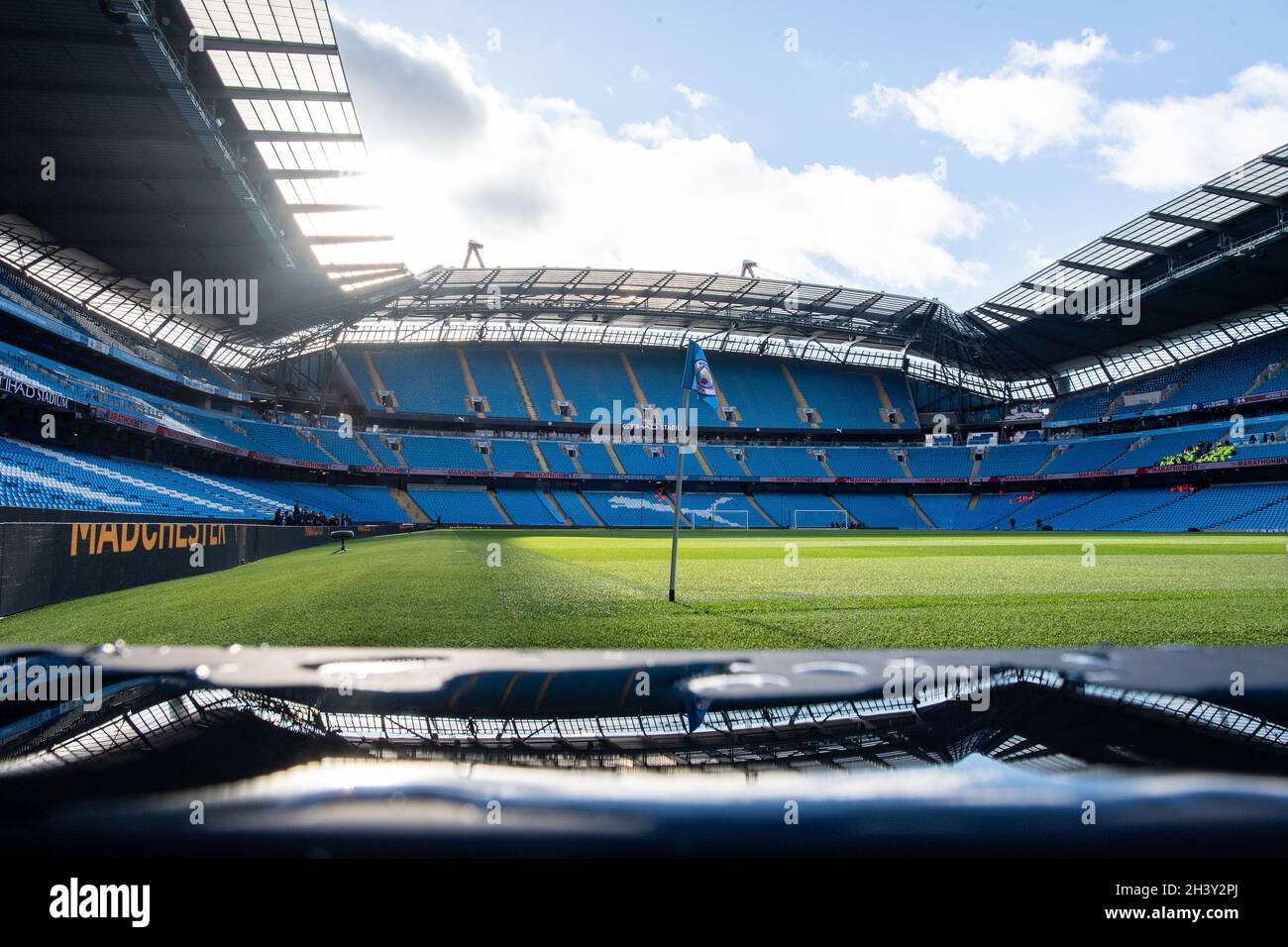 MANCHESTER, ENGLAND - OCTOBER 30: A general view of the stadium ahead of the the Premier League match between Manchester City and Crystal Palace at Et Stock Photo