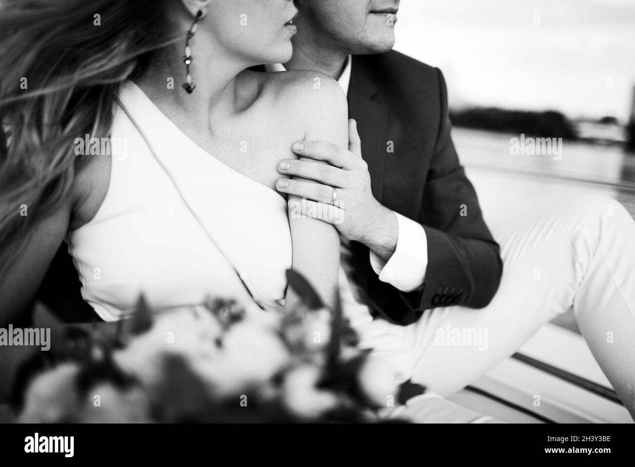 Black couple holding hands sunset hi-res stock photography and images ...