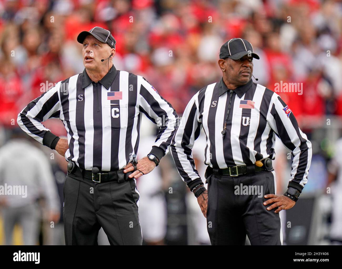 College football referees hi-res stock photography and images - Alamy