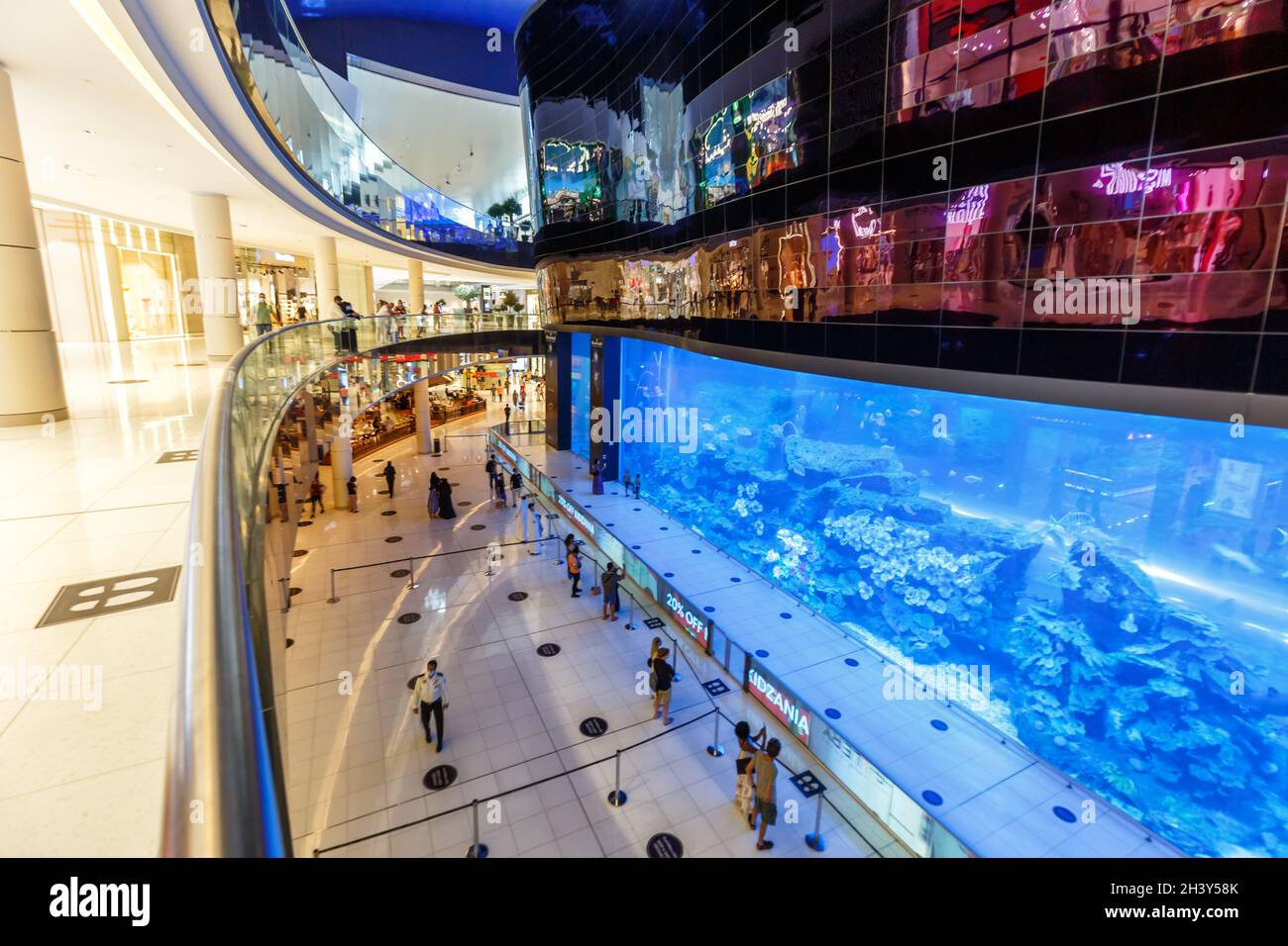 Dubai Mall Aquarium Luxury Shopping Shopping in United Arab Emirates
