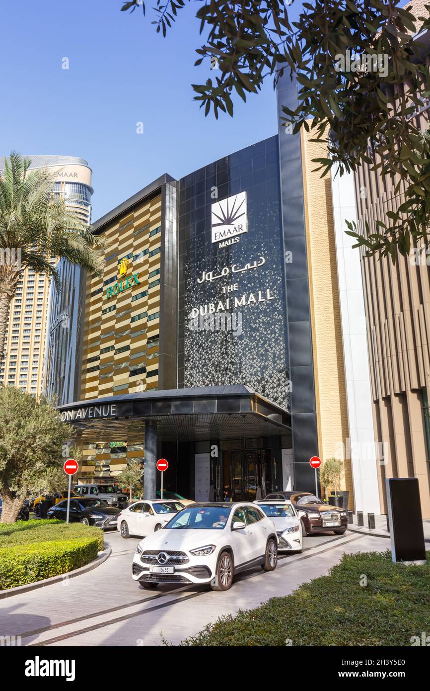 Dubai Mall Luxury Shopping High Format Shopping in United Arab Emirates Stock Photo Alamy