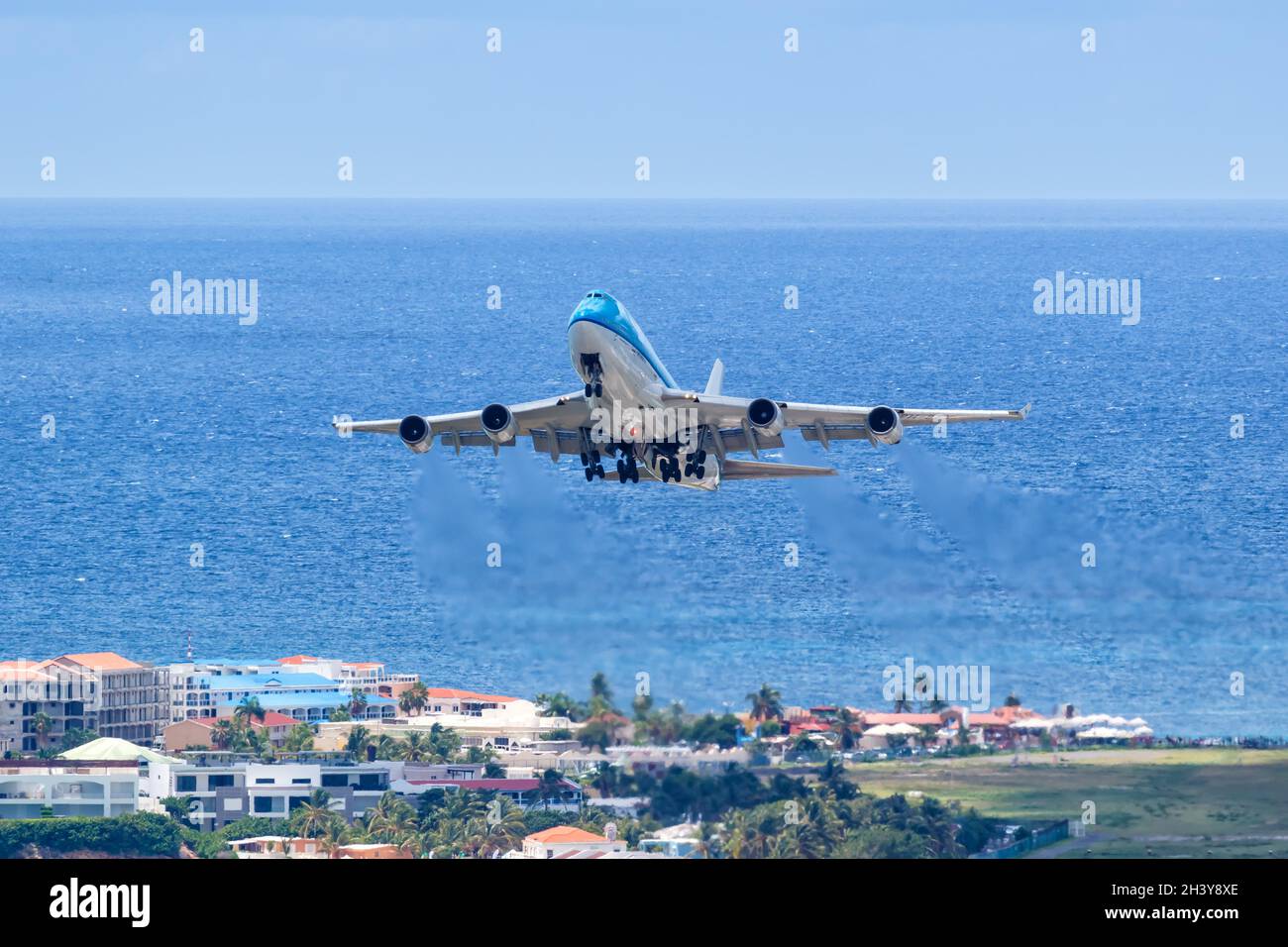 Klm Asia Boeing 747 400 Aircraft Sint Maarten Airport In The Caribbean Stock Photo Alamy Klm Asia Boeing 747 400 Aircraft Sint Maarten Airport In The Caribbean Stock Photo Alamy
