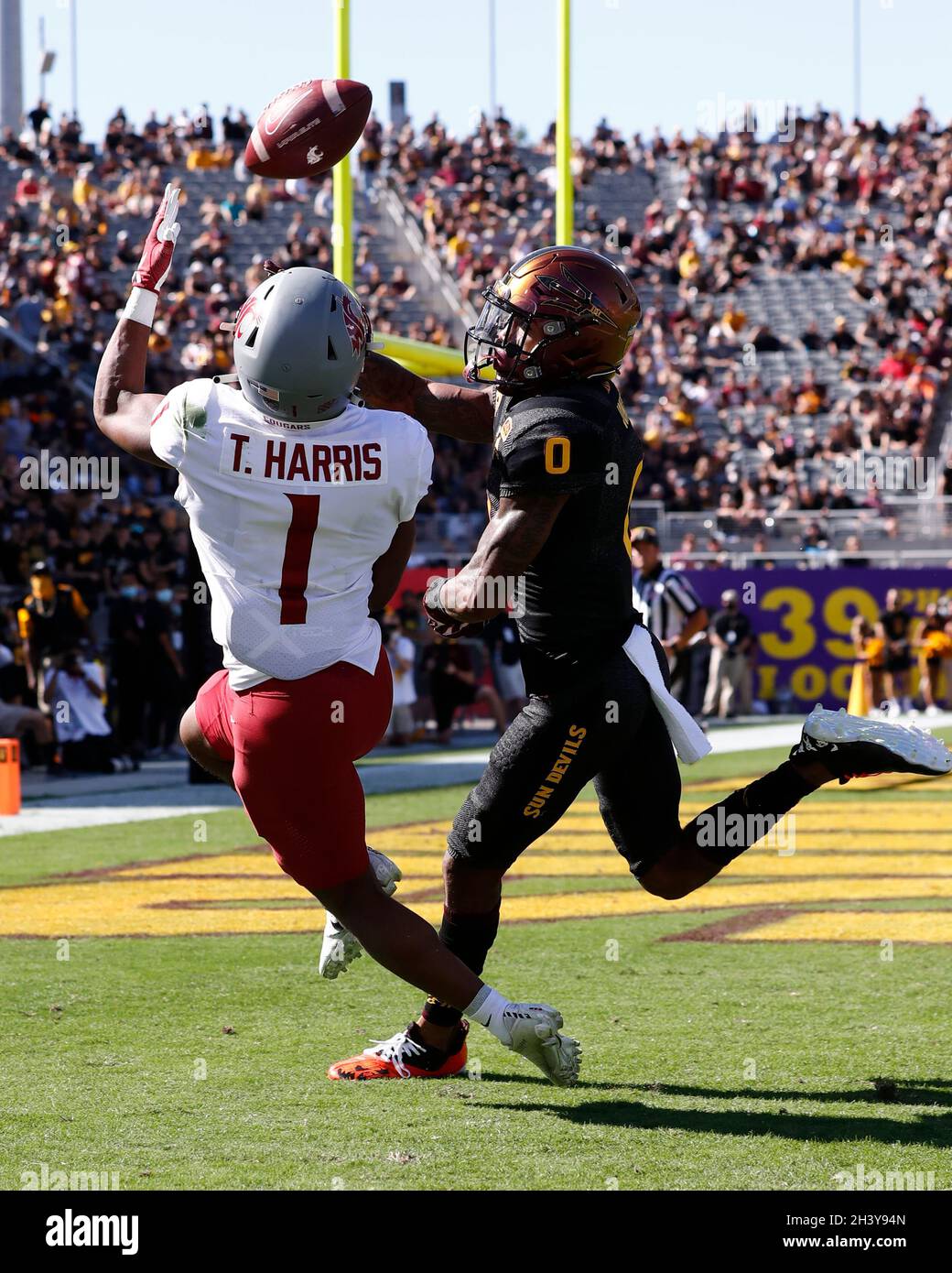 October 30, 2021: Defensive back Jaylen Watson (0) of the Washington State  Cougars intercepts the ball between Washington State Cougars and the  Arizona State Sun Devils at Sun Devil Stadium in Tempe