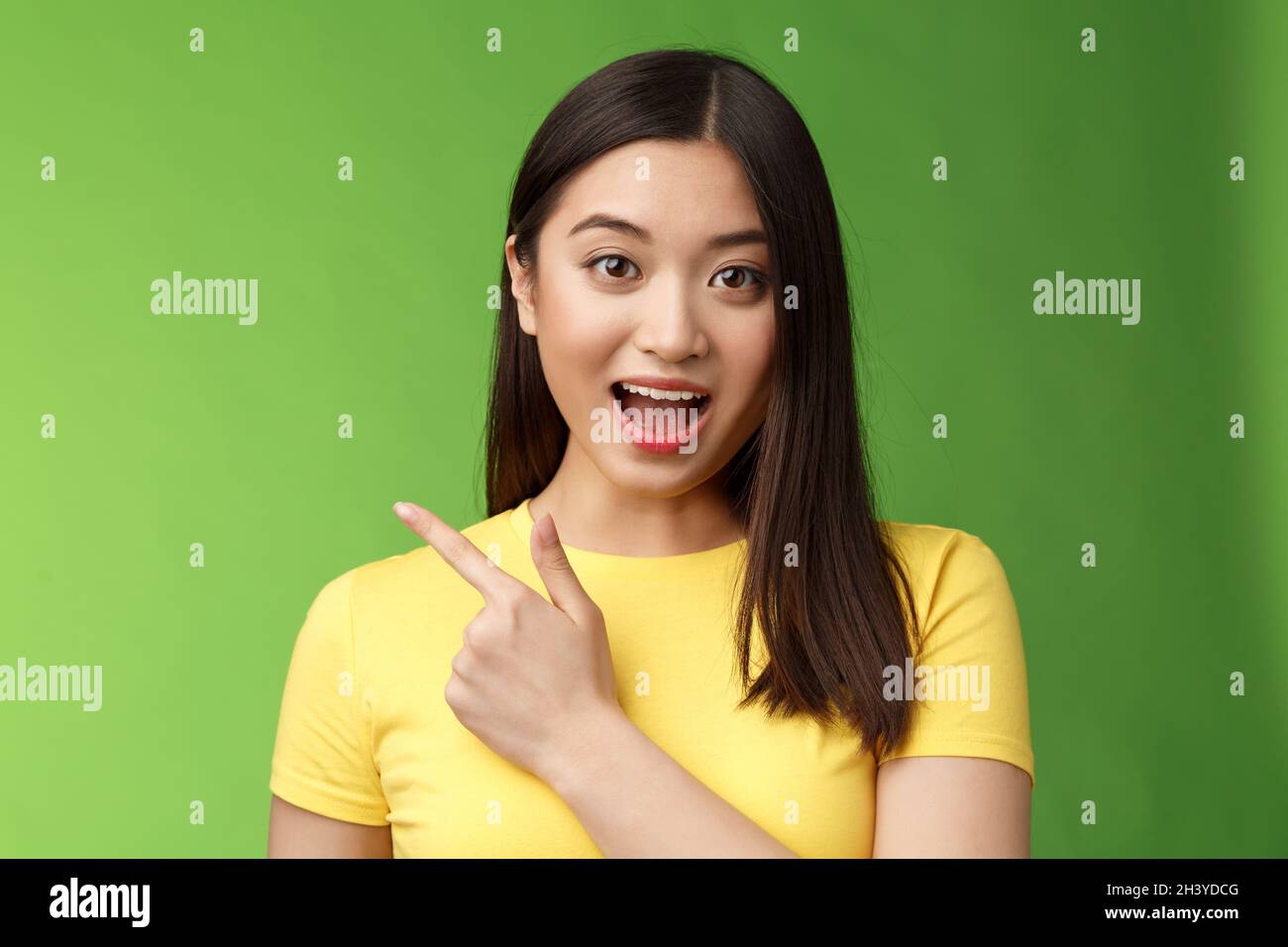 Full Body Length Photo Portrait Beautiful Asian Brunette Woman Cute Stock  Photo by ©yodsak.r@gmail.com 665438120