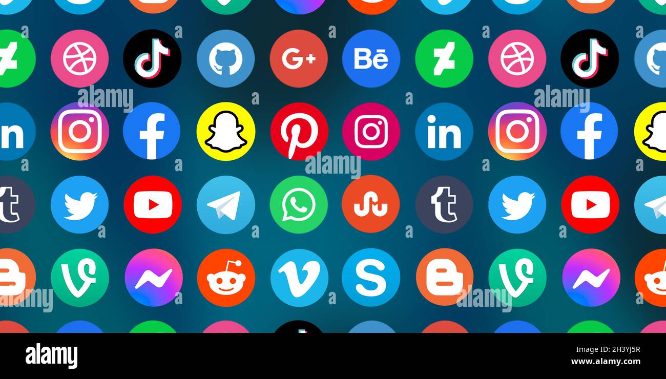 Facebook Instagram Twitter Hi Res Stock Photography And Images Alamy