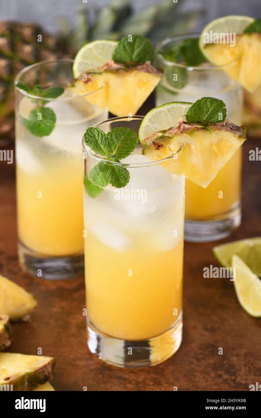 Pineapple mojito cocktail Stock Photo Alamy