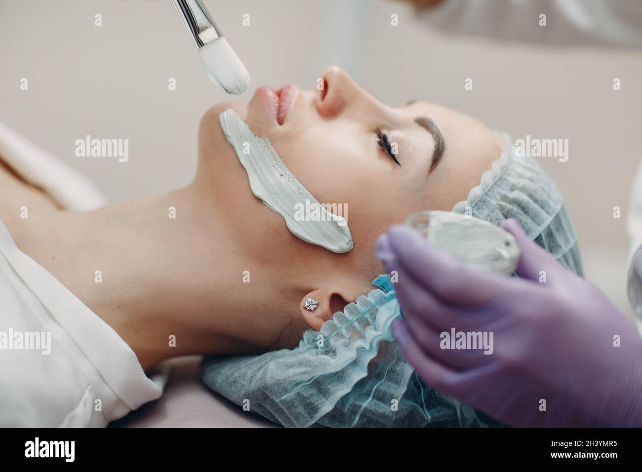 Applying clay hi-res stock photography and images - Alamy
