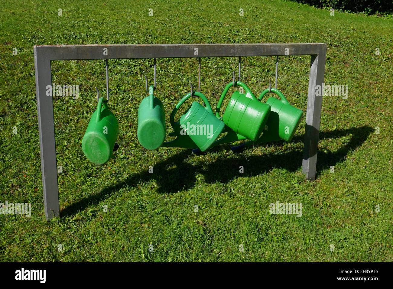 Watering can principle hires stock photography and images Alamy